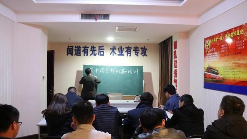 焊工培训学校课程内容解析：核心模块与技能提升